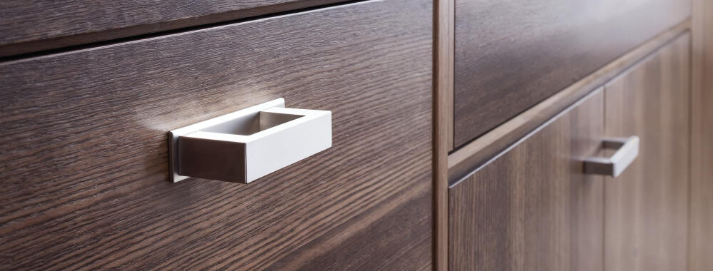 DreamLine Lioher Cabinets